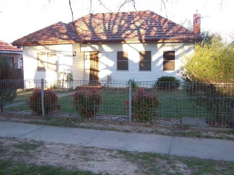 12 FOX AVENUE, Orange NSW 2800