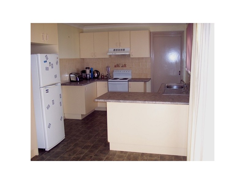 15 AVONDALE DRIVE, Orange NSW 2800