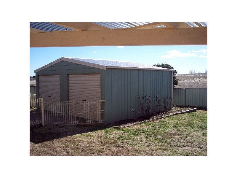 15 AVONDALE DRIVE, Orange NSW 2800