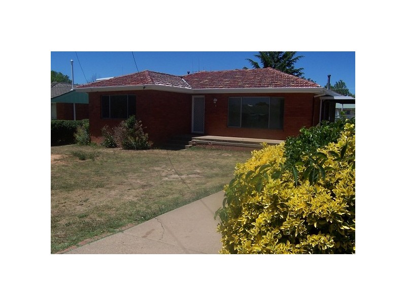 2 Carroll Street, Orange NSW 2800