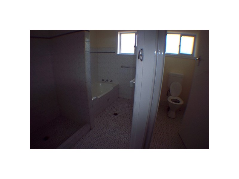 2 Carroll Street, Orange NSW 2800