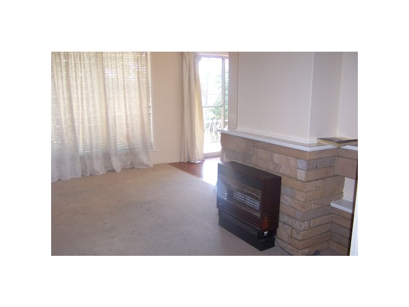 11 Racecourse Road, Orange NSW 2800