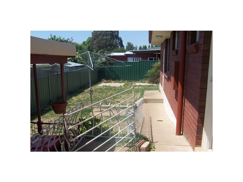 11 Racecourse Road, Orange NSW 2800