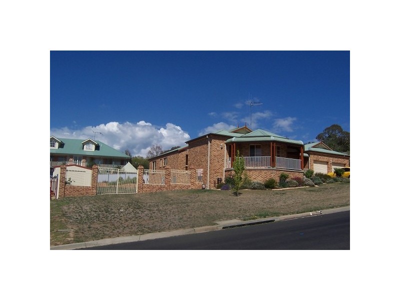 4 SOPHIE DRIVE, Orange NSW 2800