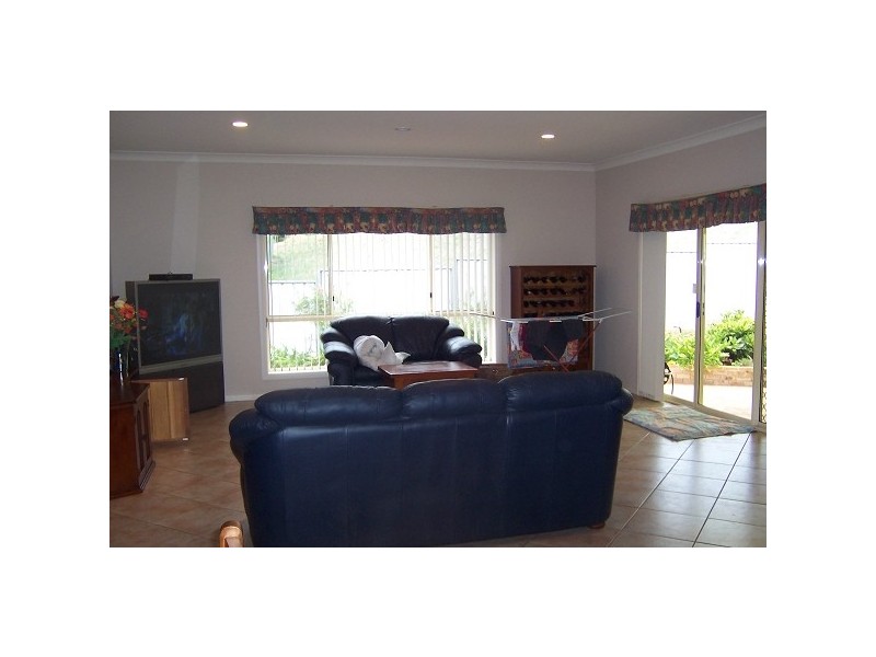 4 SOPHIE DRIVE, Orange NSW 2800