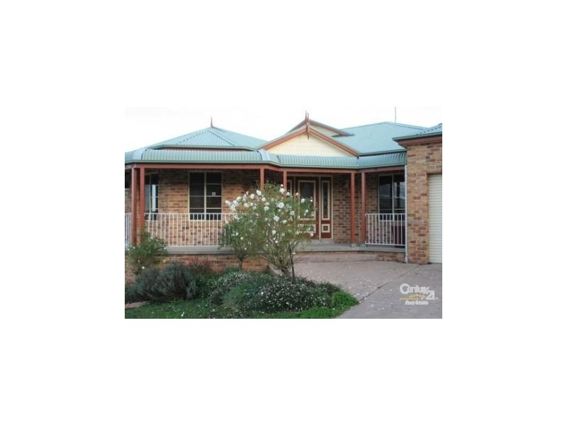 4 SOPHIE DRIVE, Orange NSW 2800
