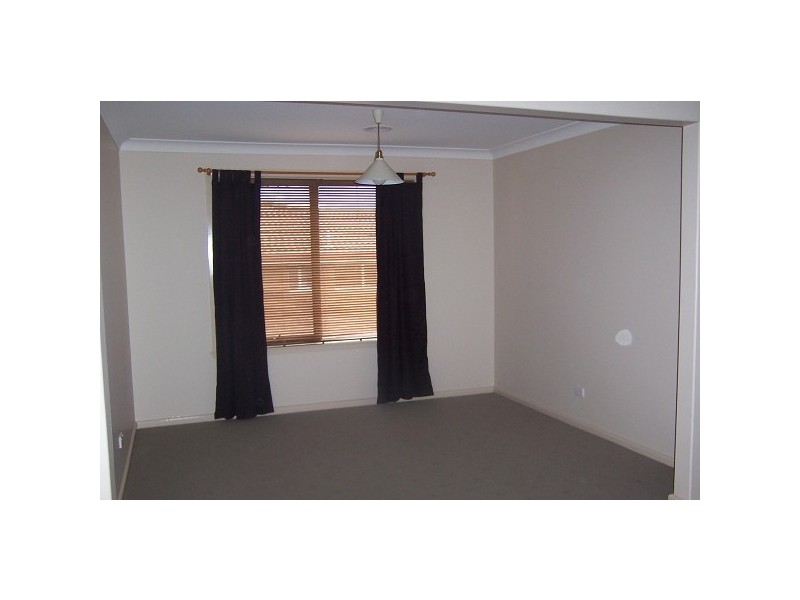 66 Wiare Circuit, Orange NSW 2800