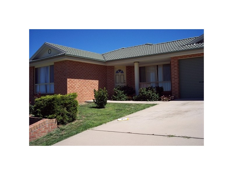 2 Melville Place, Orange NSW 2800
