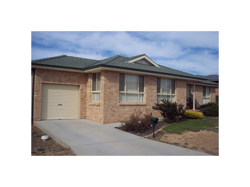 6 MCCARRON PLACE, Orange NSW 2800