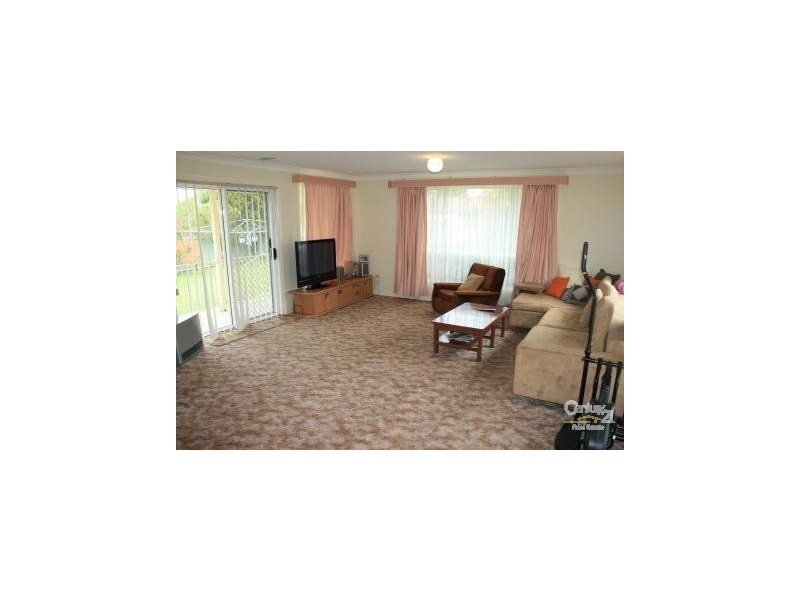 8 Agland Crescent, Orange NSW 2800