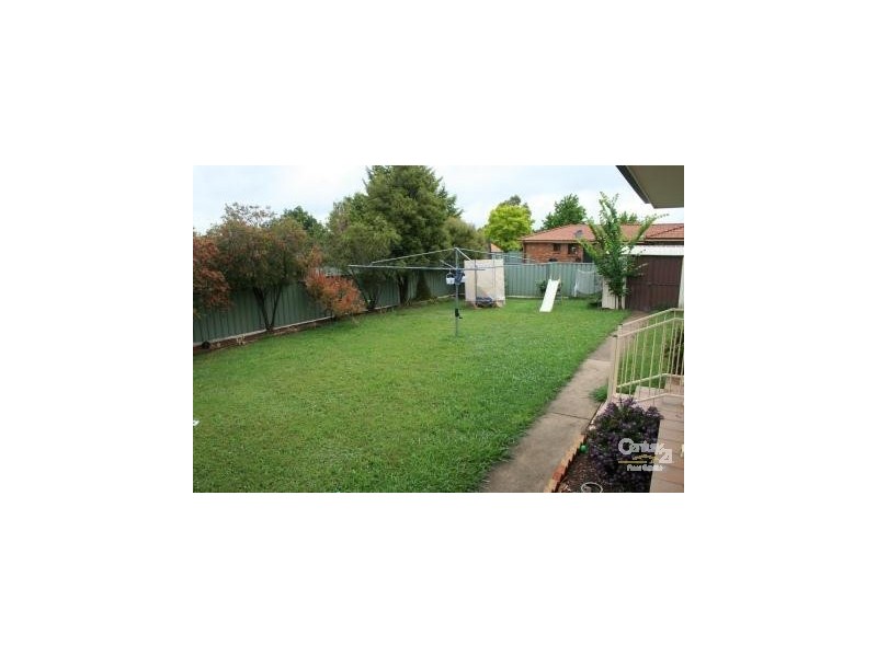 8 Agland Crescent, Orange NSW 2800