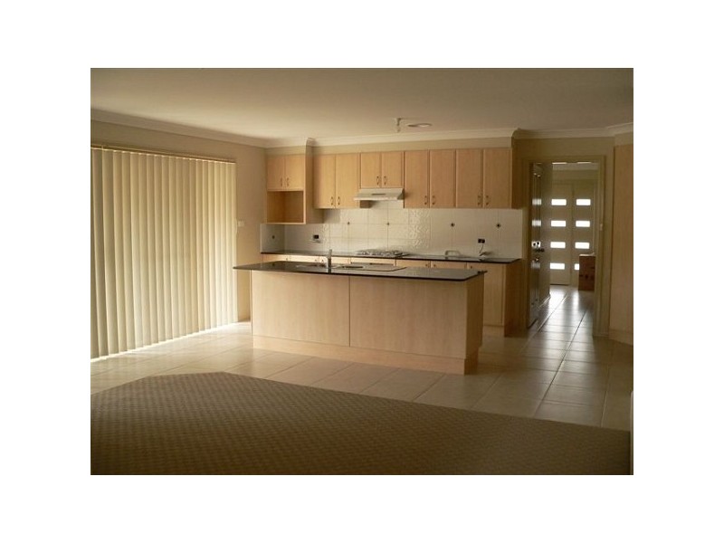 41 Fahy Crescent, Orange NSW 2800