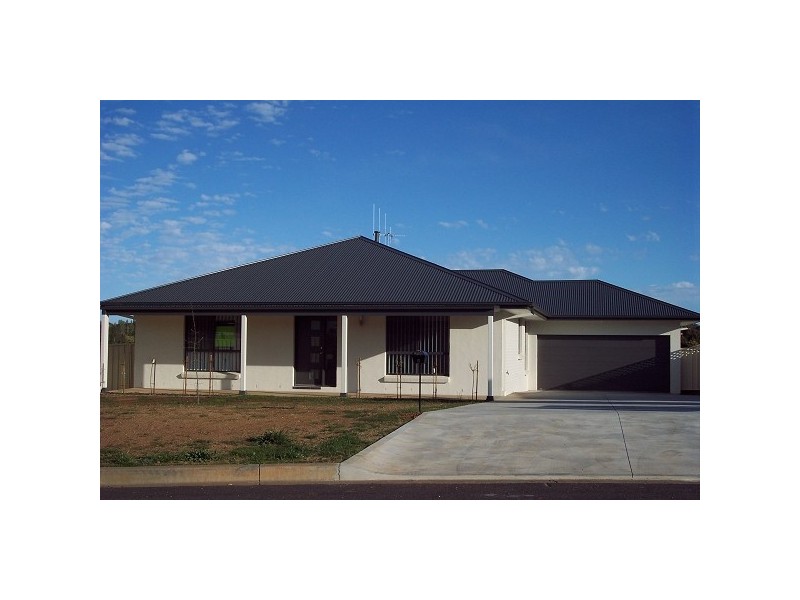8 Valencia Drive, Orange NSW 2800