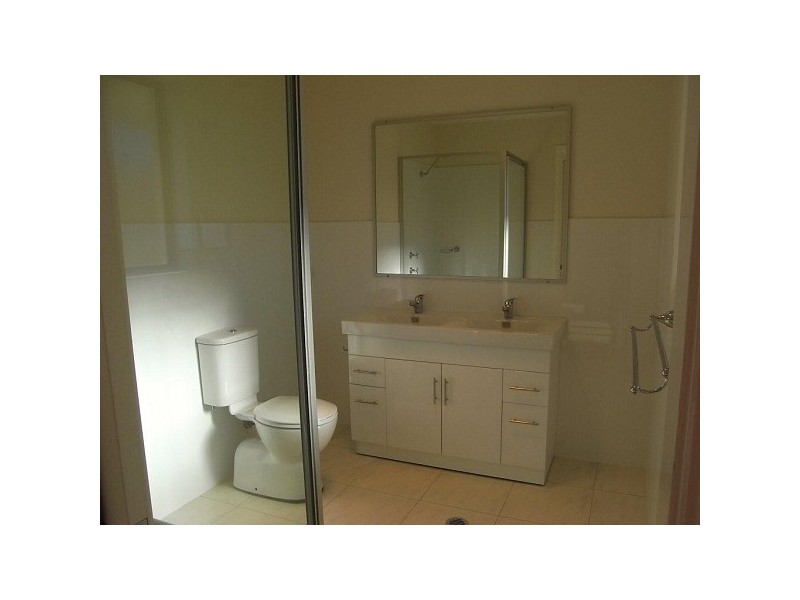 8 Valencia Drive, Orange NSW 2800