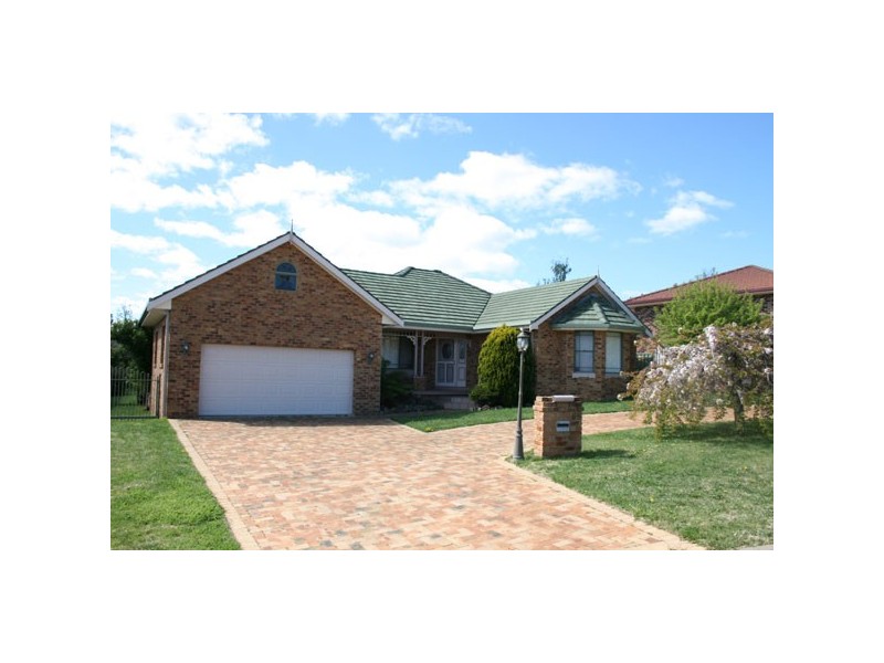 65 Turner Crescent, Orange NSW 2800