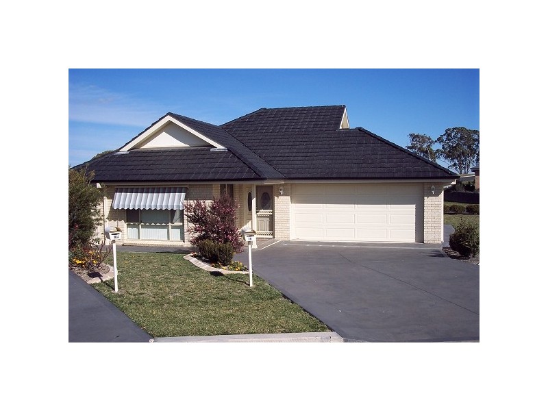 16 Majestic Way, Orange NSW 2800