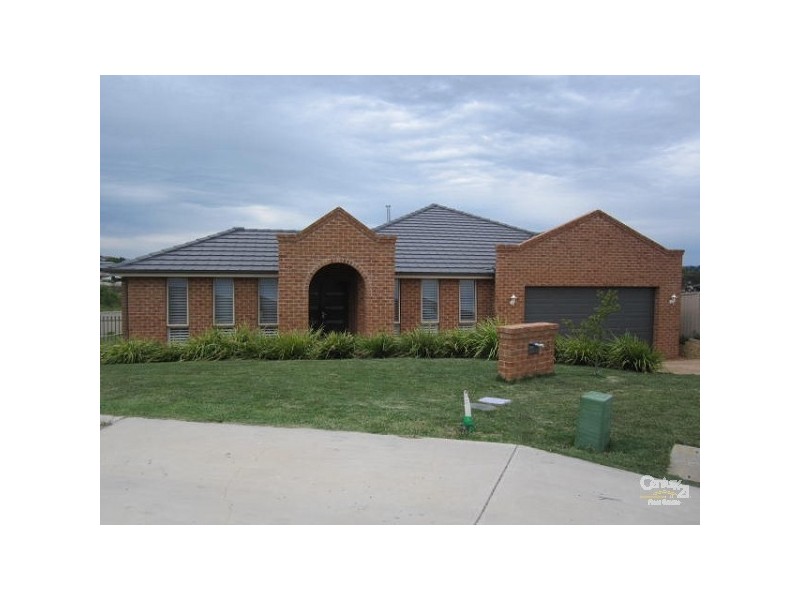 8 Gregory Place, Orange NSW 2800