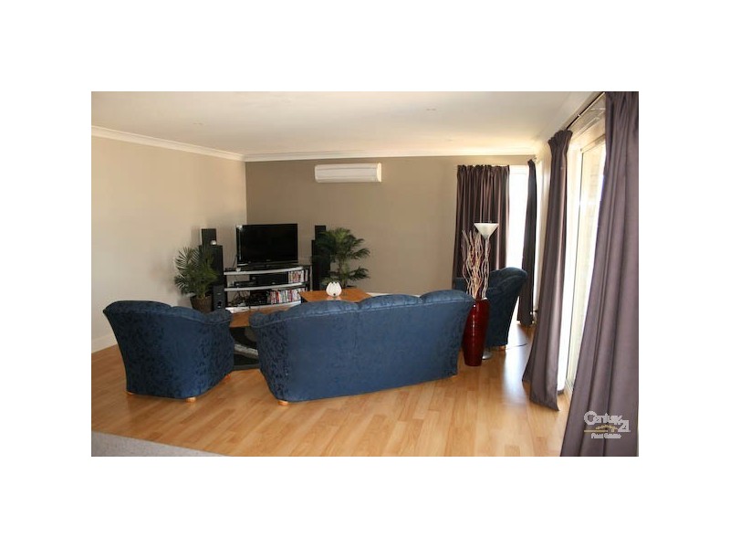 8 WINDAMINGLE PLACE, Orange NSW 2800