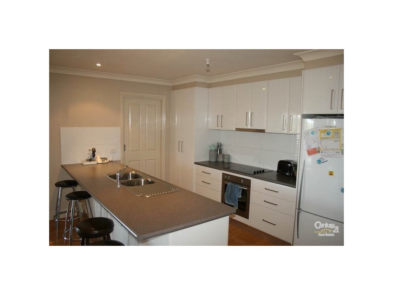 8 WINDAMINGLE PLACE, Orange NSW 2800