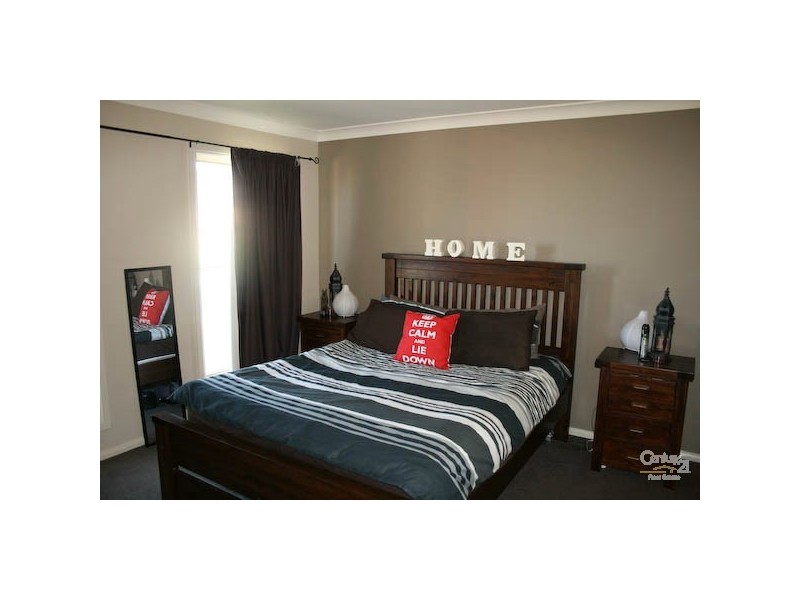 8 WINDAMINGLE PLACE, Orange NSW 2800