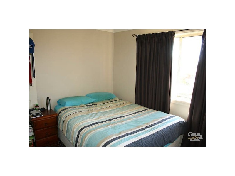 8 WINDAMINGLE PLACE, Orange NSW 2800