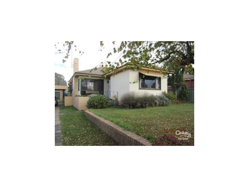 9 Racecourse Rd, Orange NSW 2800