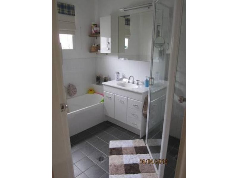 9 Racecourse Rd, Orange NSW 2800