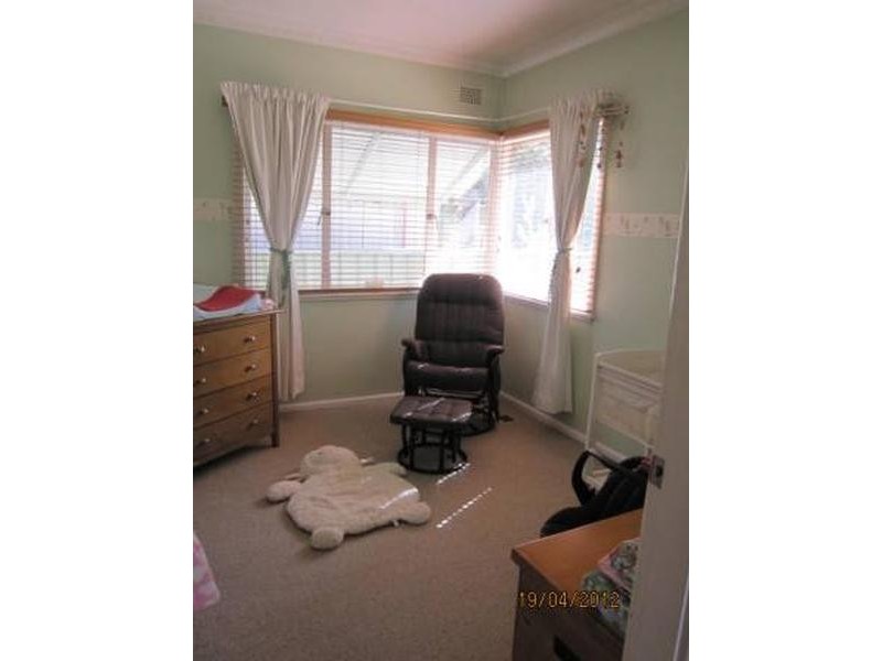 9 Racecourse Rd, Orange NSW 2800