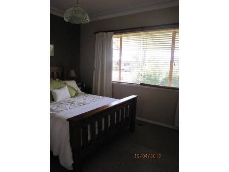 9 Racecourse Rd, Orange NSW 2800