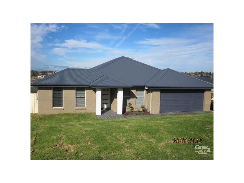 42 LISBON CIRCUIT, Orange NSW 2800
