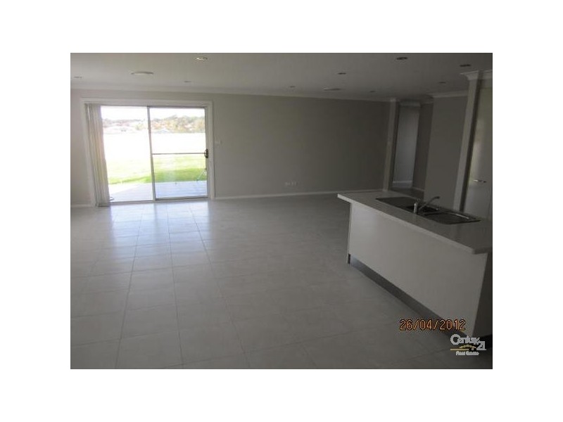 42 LISBON CIRCUIT, Orange NSW 2800