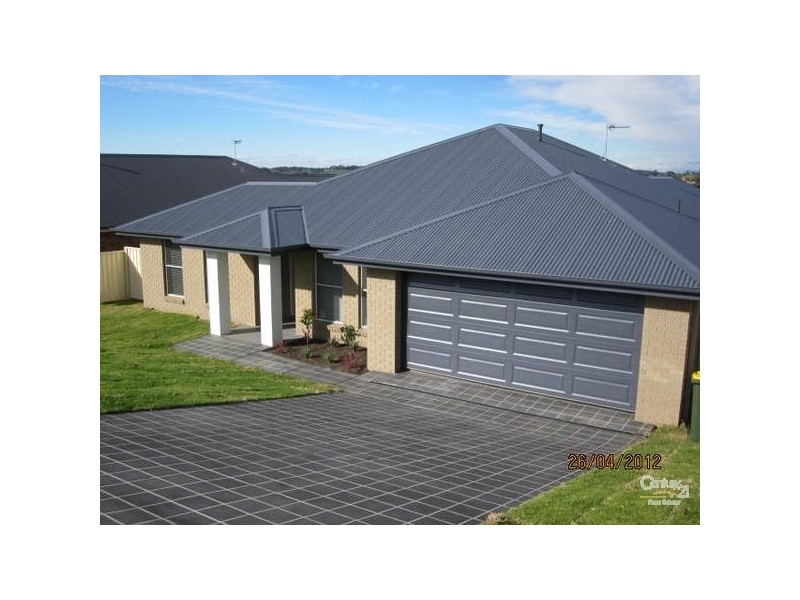 42 LISBON CIRCUIT, Orange NSW 2800