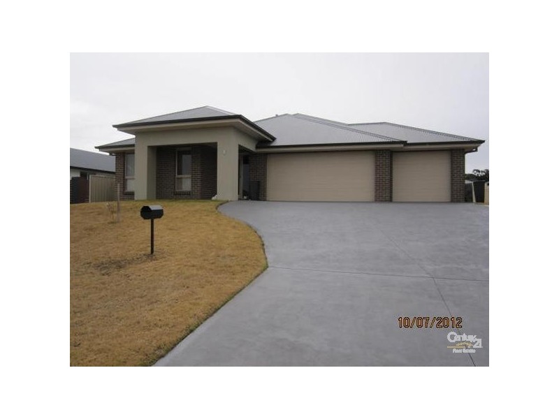 7 Centennial Crescent, Orange NSW 2800