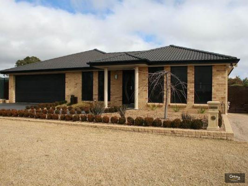 11 CATANIA STREET, Orange NSW 2800