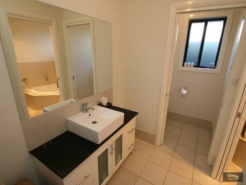 11 CATANIA STREET, Orange NSW 2800