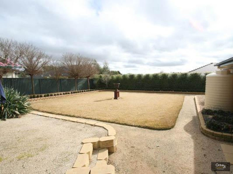 11 CATANIA STREET, Orange NSW 2800
