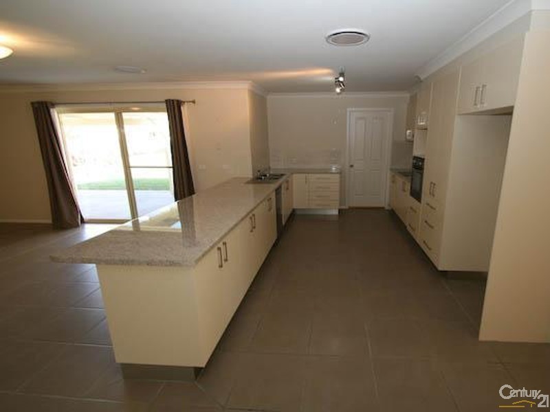 Spring Hill NSW 2800