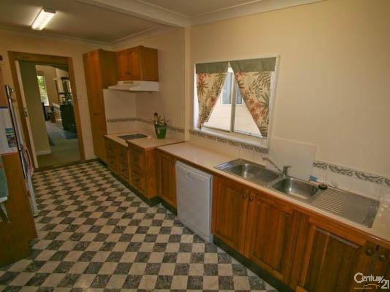 Spring Hill NSW 2800