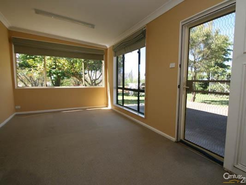 Spring Hill NSW 2800