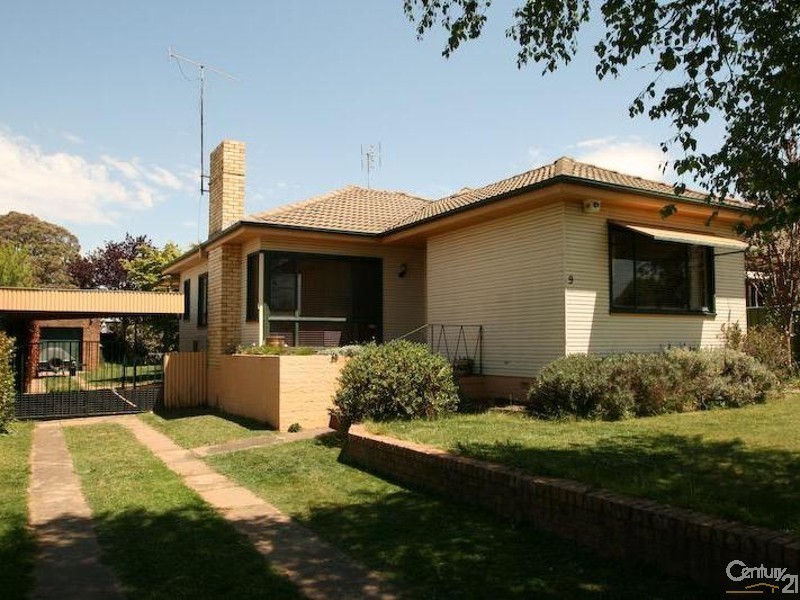 9 RACECOURSE ROAD, Orange NSW 2800