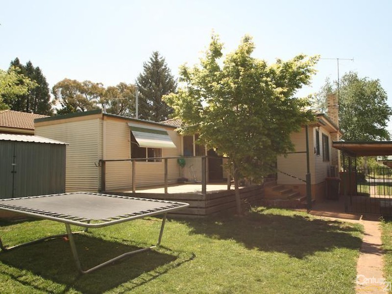 9 RACECOURSE ROAD, Orange NSW 2800