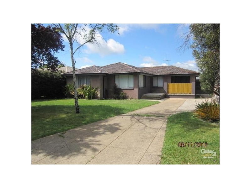 9 COURALLIE DRIVE, Orange NSW 2800