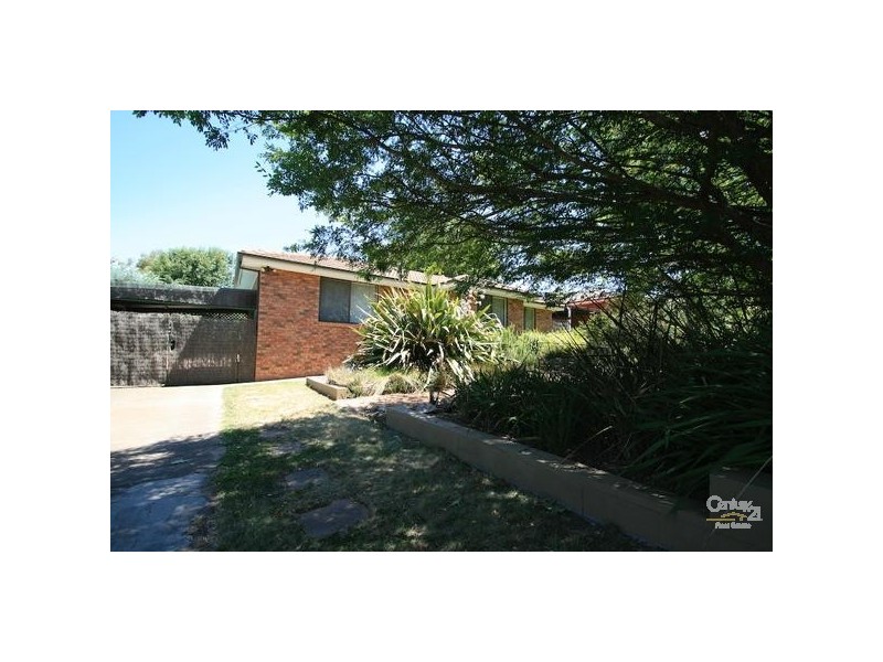 42 Sharps Rd, Orange NSW 2800