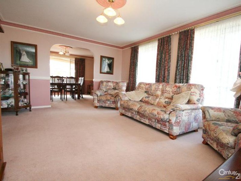 5 SARAN PLACE, Orange NSW 2800