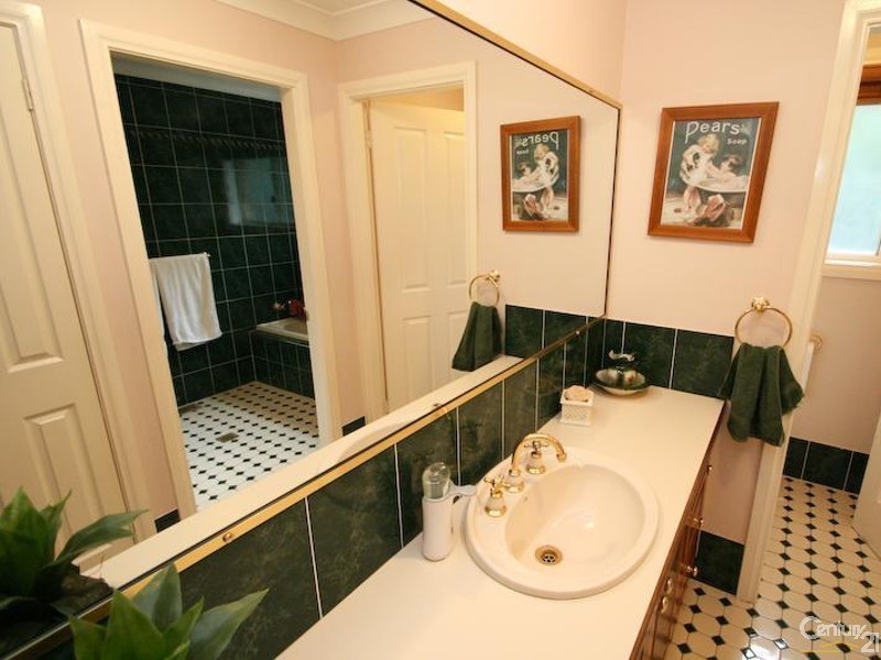 5 SARAN PLACE, Orange NSW 2800