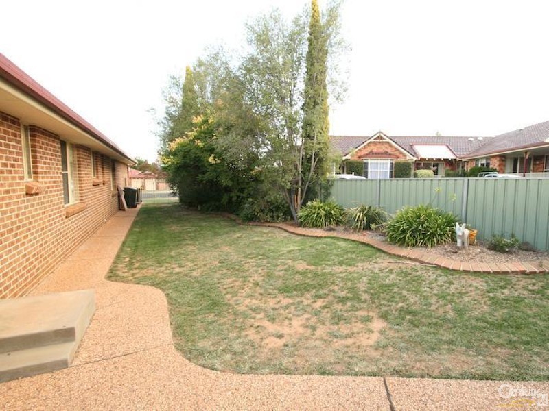 5 SARAN PLACE, Orange NSW 2800