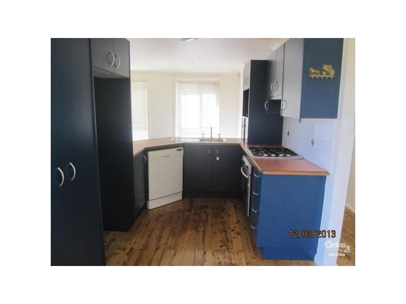 41 BOOTH CRESCENT, Orange NSW 2800