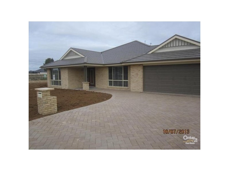 9 Buckland Drive, Orange NSW 2800