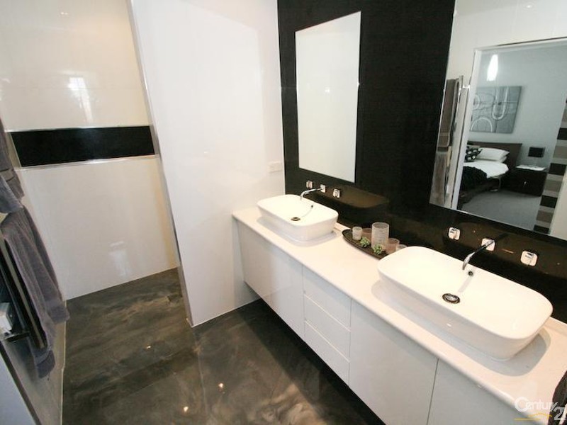 64 Carwoola Drive, Orange NSW 2800