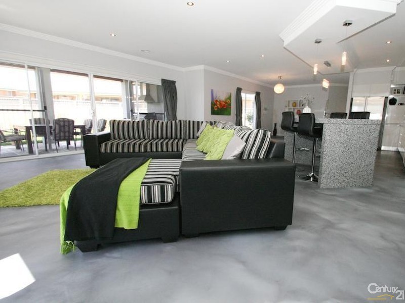 64 Carwoola Drive, Orange NSW 2800